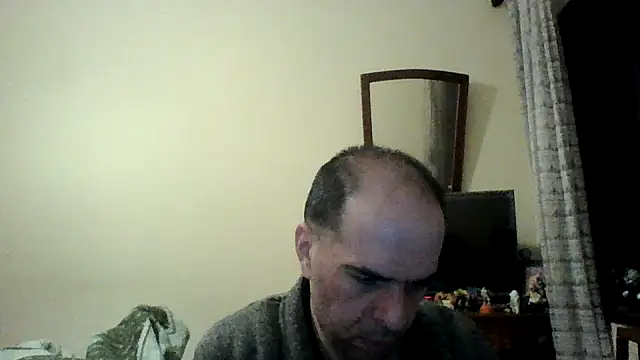 Snapshot of sstrasser chatting on December 8, 10:36 pm sstrasser online show from December 8, 10:36 pm