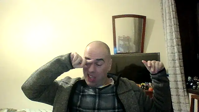 Snapshot of sstrasser chatting on December 15, 10:26 pm sstrasser online show from December 15, 10:26 pm