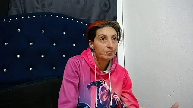 Snapshot of anyu1306 chatting on January 6, 2:37 am anyu1306 online show from January 6, 2:37 am