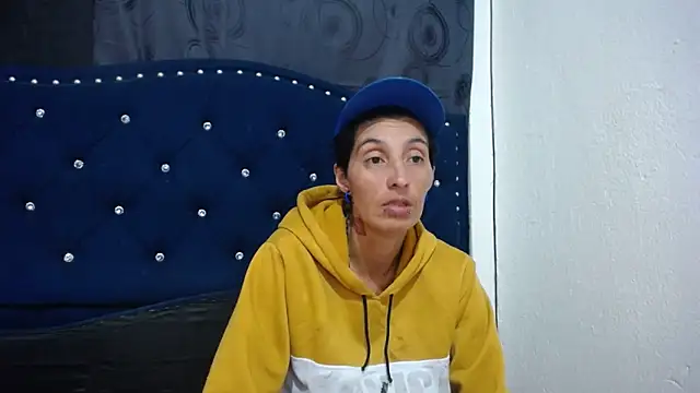 Snapshot of anyu1306 chatting on February 1, 12:07 am anyu1306 online show from February 1, 12:07 am