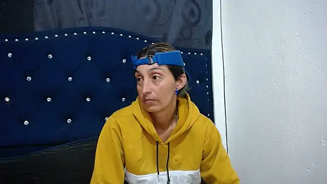 Snapshot of anyu1306 chatting on February 1, 3:08 am anyu1306 online show from February 1, 3:08 am