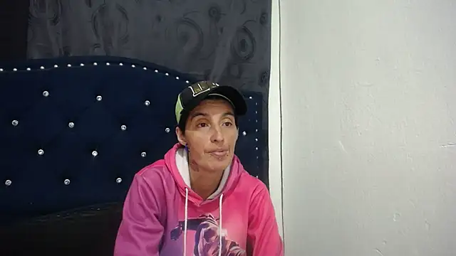 Snapshot of anyu1306 chatting on February 5, 3:55 am anyu1306 online show from February 5, 3:55 am