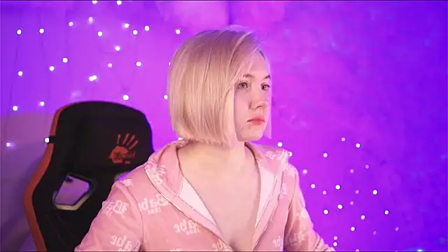 ReiYosimoto online show from December 13, 11:55 am