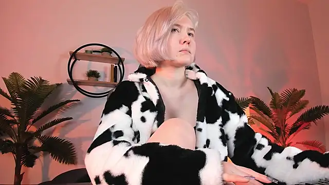 ReiYosimoto online show from December 19, 11:39 am