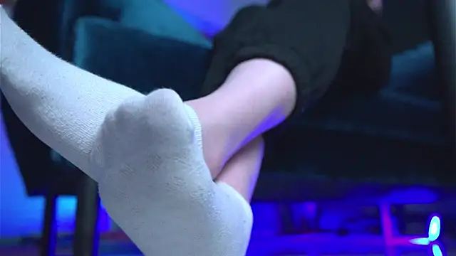 ReiYosimoto online show from January 6, 2:58 pm