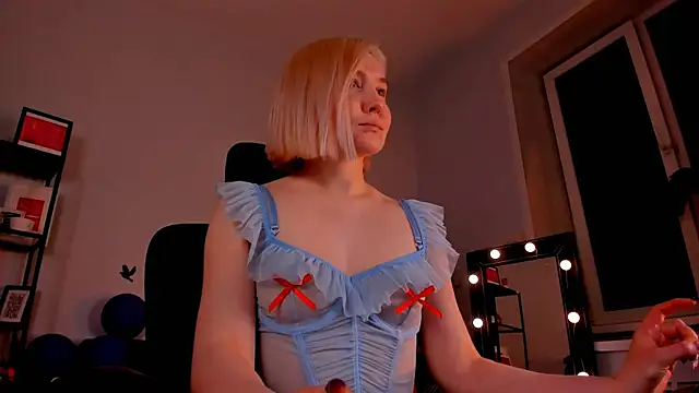 ReiYosimoto online show from January 10, 6:17 pm