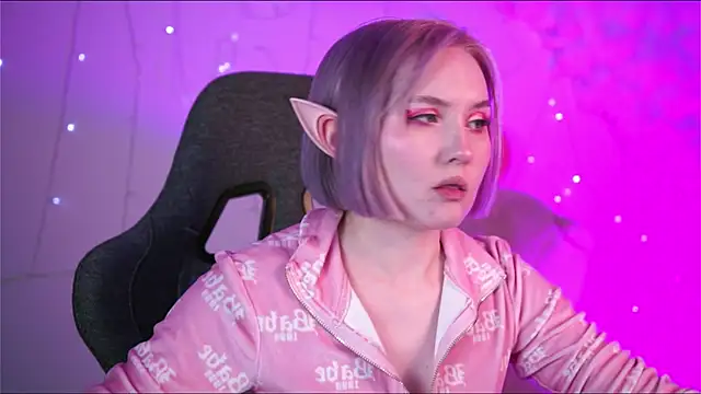 ReiYosimoto online show from February 14, 5:57 pm