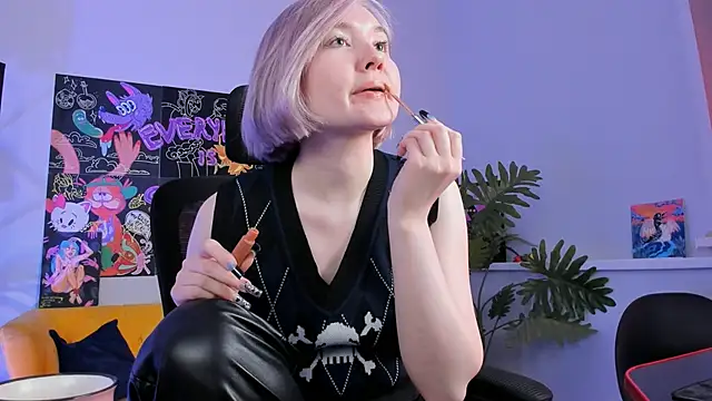 ReiYosimoto online show from February 15, 3:17 pm