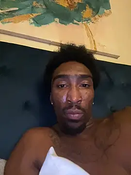 Snapshot of LawrenceBanques chatting on January 4, 3:50 am LawrenceBanques online show from January 4, 3:50 am