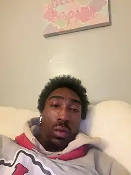 Snapshot of LawrenceBanques chatting on January 20, 3:15 am LawrenceBanques online show from January 20, 3:15 am