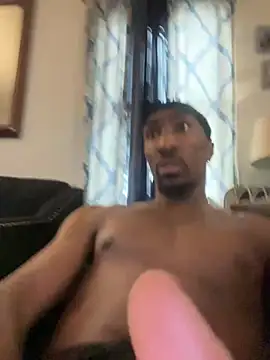 Snapshot of LawrenceBanques chatting on January 25, 9:14 pm LawrenceBanques online show from January 25, 9:14 pm