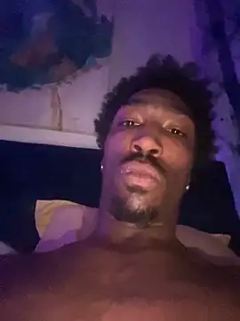 Snapshot of LawrenceBanques chatting on February 15, 6:44 am LawrenceBanques online show from February 15, 6:44 am