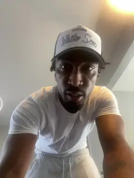 Snapshot of LawrenceBanques chatting on March 14, 6:07 pm LawrenceBanques online show from March 14, 6:07 pm