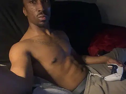 Snapshot of LawrenceBanques chatting on March 19, 2:59 am LawrenceBanques online show from March 19, 2:59 am