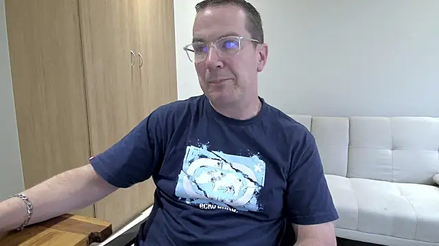 BrettJ81 online show from February 8, 2:09 pm