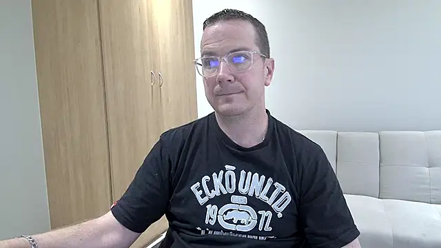 BrettJ81 online show from March 7, 2:47 pm