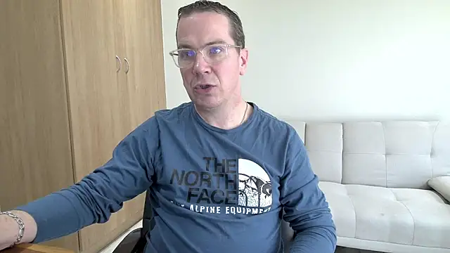 BrettJ81 online show from May 24, 1:49 pm