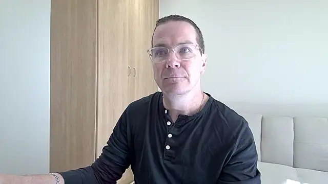 BrettJ81 online show from June 6, 9:47 am
