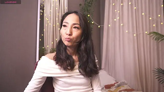 Snapshot of 1reisatumi_ chatting on December 16, 9:09 pm 1reisatumi online show from December 16, 9:09 pm