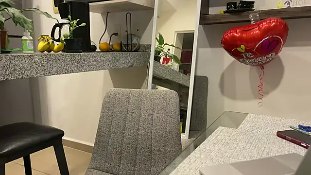 Snapshot of mommy_nadin chatting on February 23, 3:13 am mommy nadin online show from February 23, 3:13 am