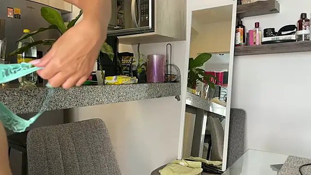 Snapshot of mommy_nadin chatting on March 9, 9:36 pm mommy nadin online show from March 9, 9:36 pm