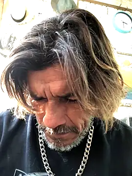 Snapshot of kvr27 chatting on October 22, 8:19 pm kvr27 online show from October 22, 8:19 pm