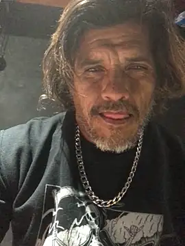 Snapshot of kvr27 chatting on October 24, 1:46 am kvr27 online show from October 24, 1:46 am