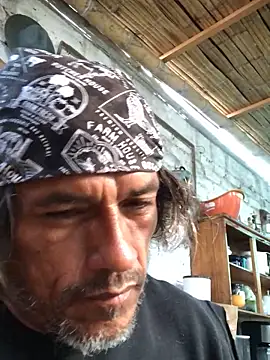 Snapshot of kvr27 chatting on November 15, 11:18 am kvr27 online show from November 15, 11:18 am