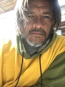 Snapshot of kvr27 chatting on December 2, 11:04 am kvr27 online show from December 2, 11:04 am