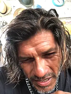 Snapshot of kvr27 chatting on December 17, 9:43 pm kvr27 online show from December 17, 9:43 pm