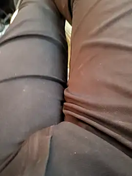 Snapshot of u_wan_me chatting on December 1, 4:17 am u wan me online show from December 1, 4:17 am