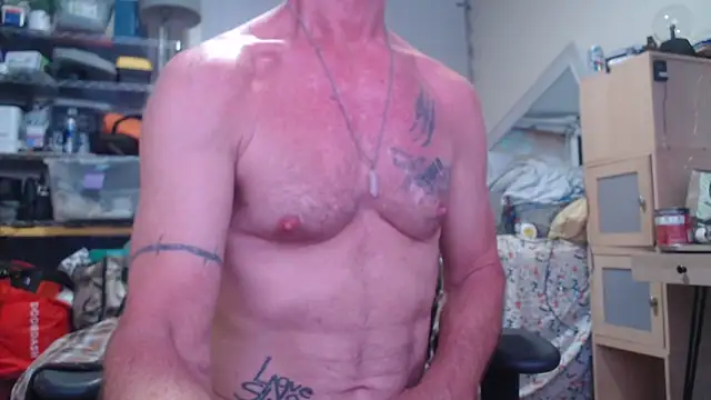 Snapshot of lovenoslut2 chatting on November 13, 12:26 pm lovenoslut2 online show from November 13, 12:26 pm