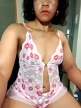 Snapshot of BabySweetDee chatting on January 26, 2:35 am BabySweetDee online show from January 26, 2:35 am