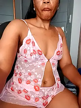 Snapshot of BabySweetDee chatting on February 3, 10:25 am BabySweetDee online show from February 3, 10:25 am