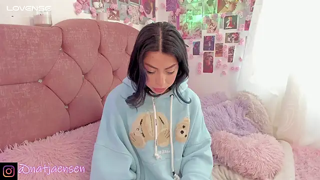 natalie jaensen online show from March 14, 1:46 pm