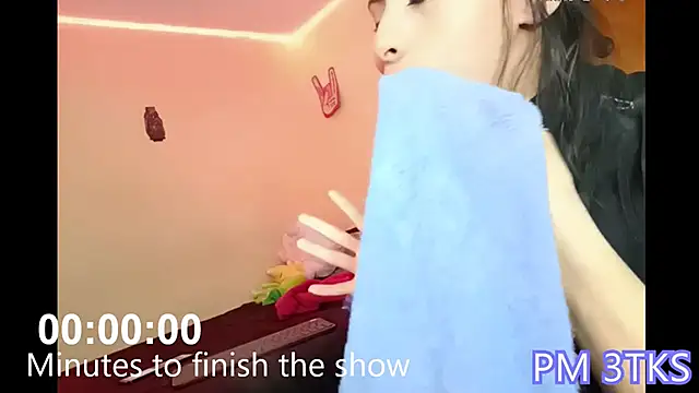 Monse n Mont online show from December 3, 4:03 am