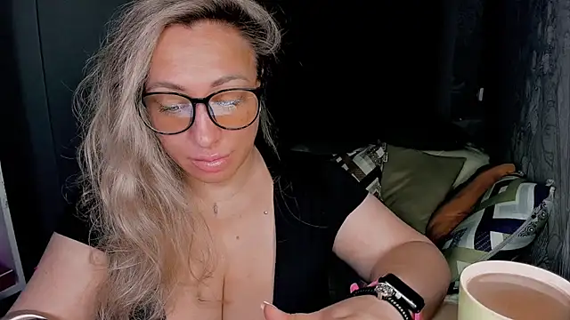 CumOnMy Tits online show from November 12, 12:55 am