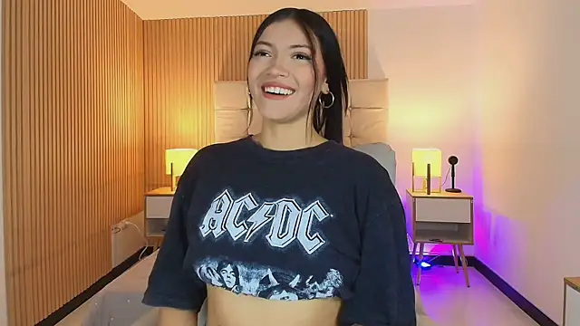 Snapshot of Baby_Venuss chatting on December 1, 3:33 am Baby Venuss online show from December 1, 3:33 am