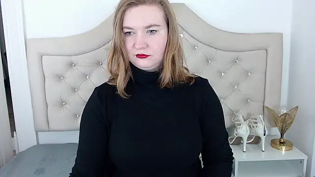 Snapshot of LaraDream chatting on January 2, 5:29 pm LaraDream online show from January 2, 5:29 pm