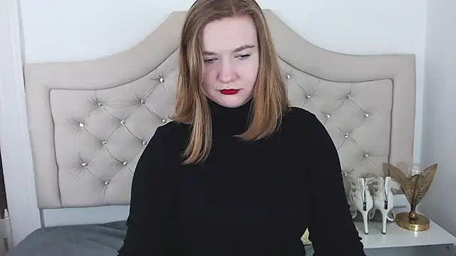 Snapshot of LaraDream chatting on January 10, 12:17 am LaraDream online show from January 10, 12:17 am