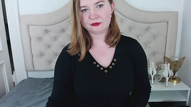 Snapshot of LaraDream chatting on January 11, 1:16 am LaraDream online show from January 11, 1:16 am