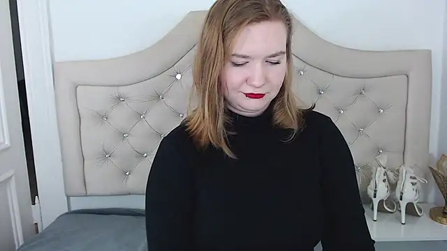 Snapshot of LaraDream chatting on January 22, 12:06 am LaraDream online show from January 22, 12:06 am