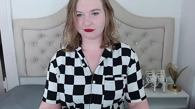 Snapshot of LaraDream chatting on January 31, 7:18 pm LaraDream online show from January 31, 7:18 pm