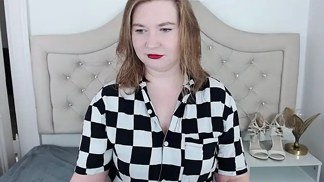 Snapshot of LaraDream chatting on February 5, 9:07 pm LaraDream online show from February 5, 9:07 pm