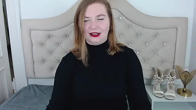 Snapshot of LaraDream chatting on February 7, 10:20 pm LaraDream online show from February 7, 10:20 pm