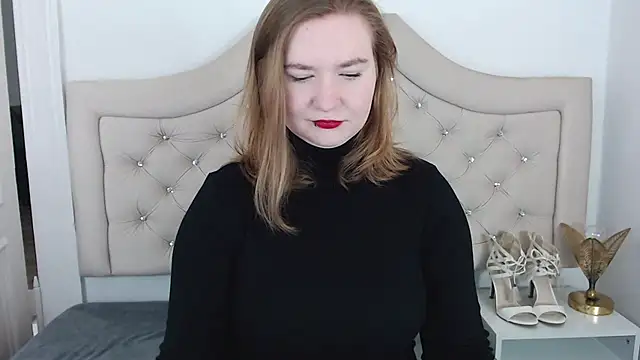 Snapshot of LaraDream chatting on February 9, 10:09 am LaraDream online show from February 9, 10:09 am