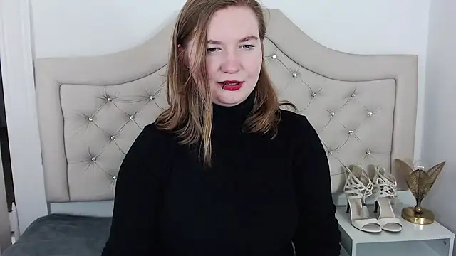 Snapshot of LaraDream chatting on February 9, 5:01 pm LaraDream online show from February 9, 5:01 pm