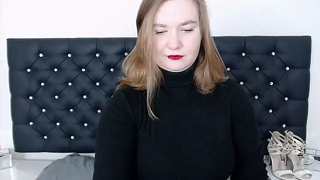 Snapshot of LaraDream chatting on February 11, 8:42 pm LaraDream online show from February 11, 8:42 pm