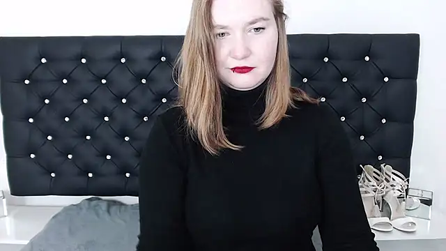 Snapshot of LaraDream chatting on February 11, 11:54 pm LaraDream online show from February 11, 11:54 pm