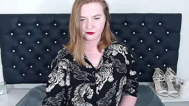 Snapshot of LaraDream chatting on February 28, 1:47 am LaraDream online show from February 28, 1:47 am